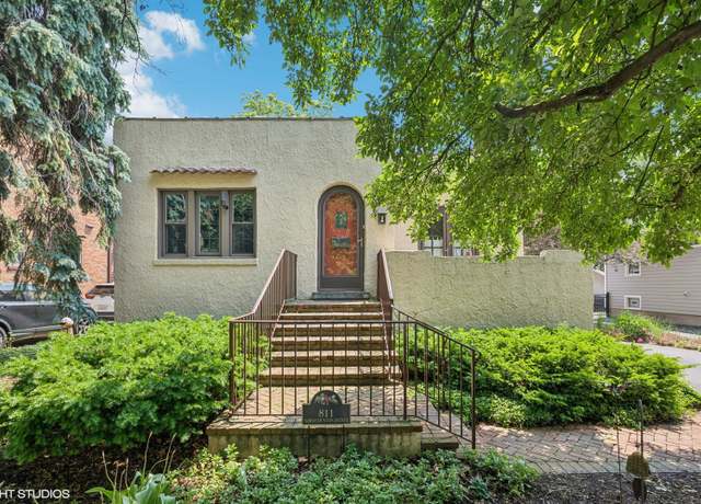 Property at 811 N Dunton Ave, Arlington Heights, IL 60004, 2 beds, 1 bath
