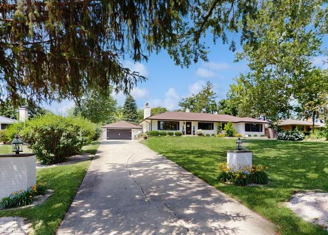 Property at 390 S Kenilworth Ave, Glen Ellyn, IL 60137, 4 beds, 3 baths