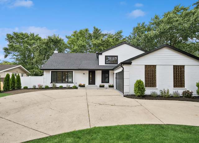 Property at 4035 Crestwood Dr, Northbrook, IL 60062, 4 beds, 3 baths