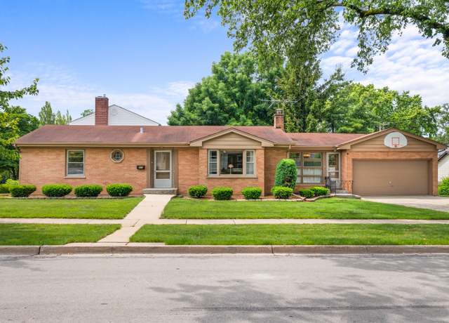 Property at 450 S Cottage Hill Ave, Elmhurst, IL 60126, 2 beds, 2 baths