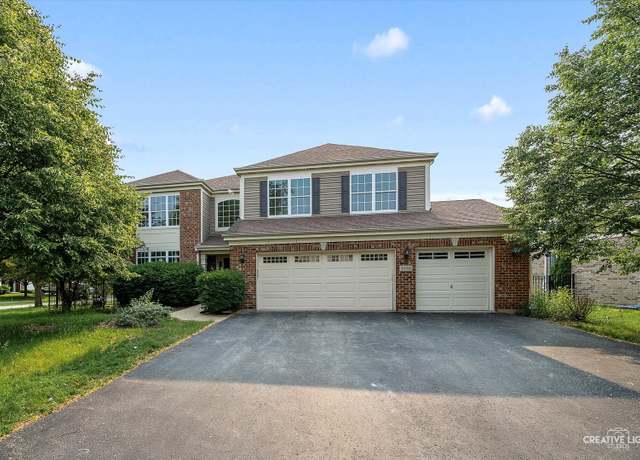 Property at 1938 Barrington Ave, Bolingbrook, IL 60490, 5 beds, 3.5 baths