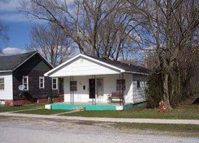 Property at 703 S Spruce St, Villa Grove, IL 61956, 3 beds, 1 bath