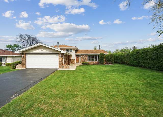 Property at 10443 S 82nd Ct, Palos Hills, IL 60465, 3 beds, 2 baths