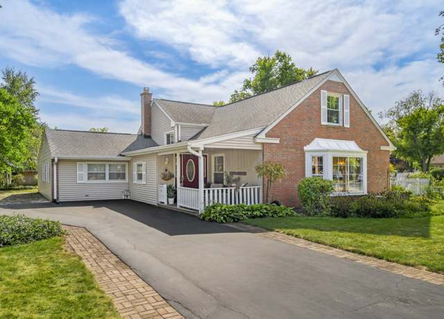 Property at 1901 E Cholo Ln, Mount Prospect, IL 60056, 4 beds, 2.5 baths