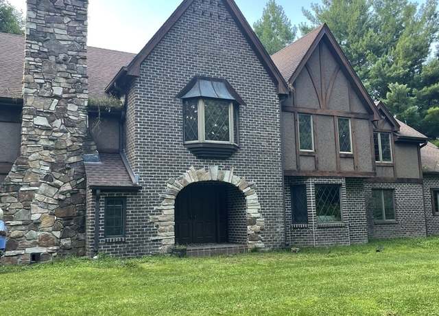 Property at 2166 Gustafson Rd, Belvidere, IL 61008, 7 beds, 4.5 baths
