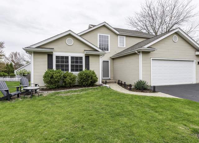 Property at 157 N Crooked Lake Ln, Lindenhurst, IL 60046, 3 beds, 2.5 baths