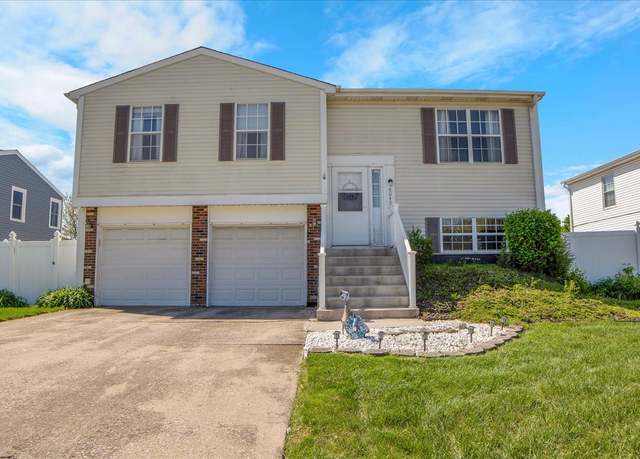 Property at 8049 W Norwood Dr, Frankfort, IL 60423, 4 beds, 2 baths