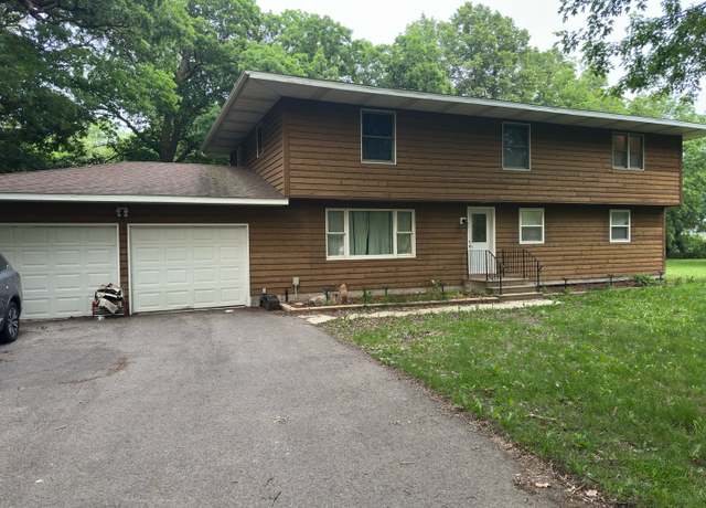 Property at 21058 Oak Ln, Maple Park, IL 60151, 3 beds, 3 baths