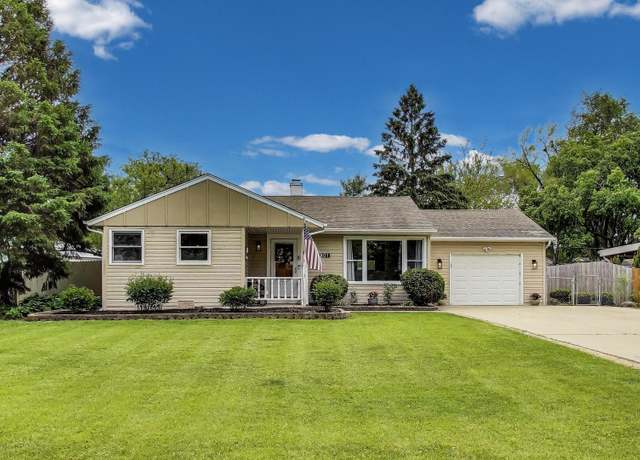 Property at 2801 Fremont St, Rolling Meadows, IL 60008, 3 beds, 2 baths