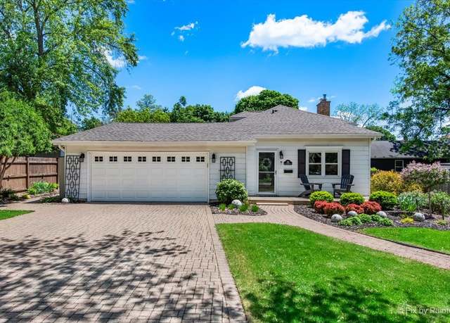 Property at 219 S Elizabeth St, Lombard, IL 60148, 3 beds, 2.5 baths