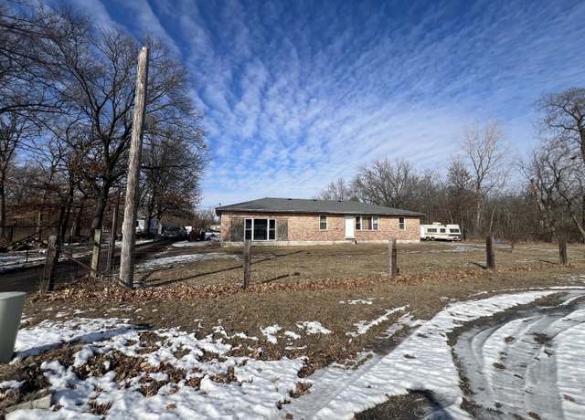 Property at 14947 E 3000s Rd, Pembroke Twp, IL 60958, 3 beds, 2 baths