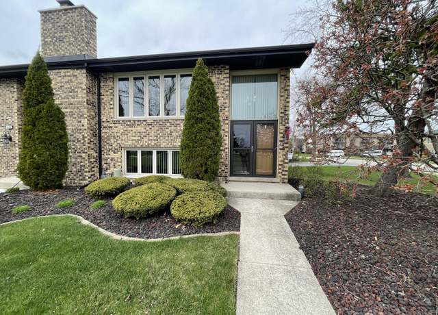 Property at 15338 Aubrieta Ln, Orland Park, IL 60462, 2 beds, 1.5 baths