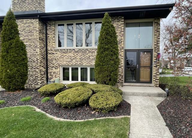 Property at 15338 Aubrieta Ln, Orland Park, IL 60462, 2 beds, 1.5 baths