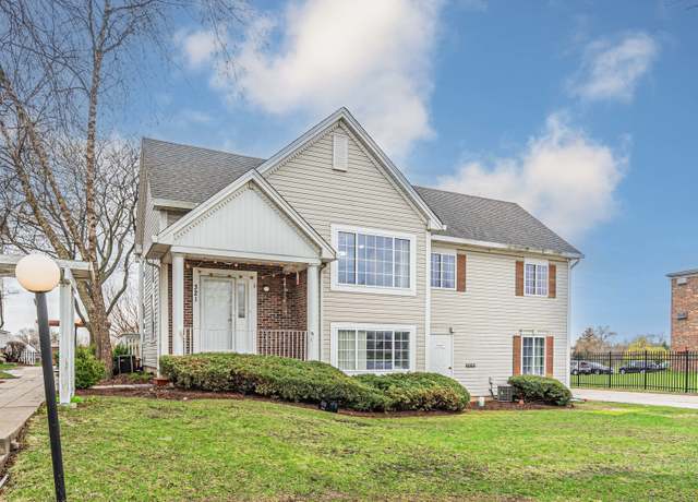 Property at 321 Whispering Ct, Bolingbrook, IL 60440, 2 beds, 1.5 baths