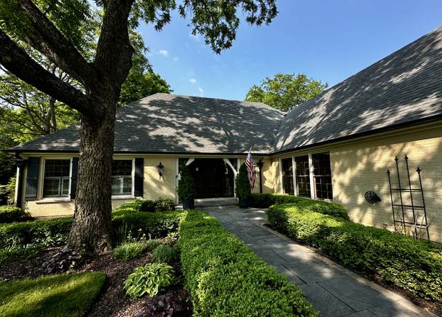 Property at 1305 Lake Shore Dr, Barrington, IL 60010, 5 beds, 3.5 baths
