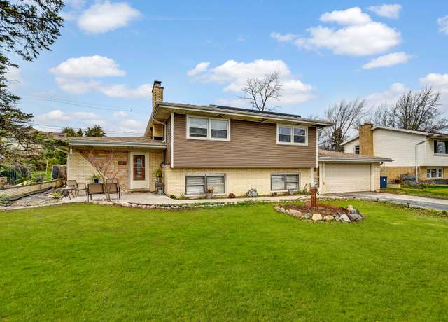 Property at 8944 S 85th Ct, Hickory Hills, IL 60457, 4 beds, 2 baths