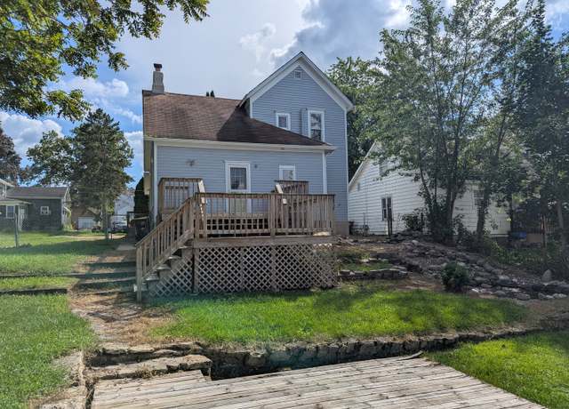 Property at 314 W Chestnut, Freeport, IL 61032, 3 beds, 1 bath