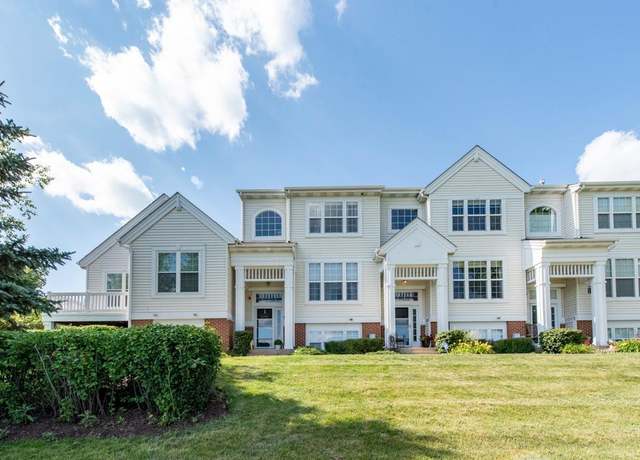 Property at 3009 Nicklaus Ln, Wadsworth, IL 60083, 2 beds, 3 baths