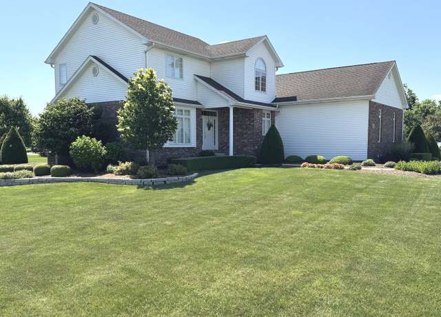 Property at 2305 Fox Run Dr, Kankakee, IL 60901, 3 beds, 2.5 baths