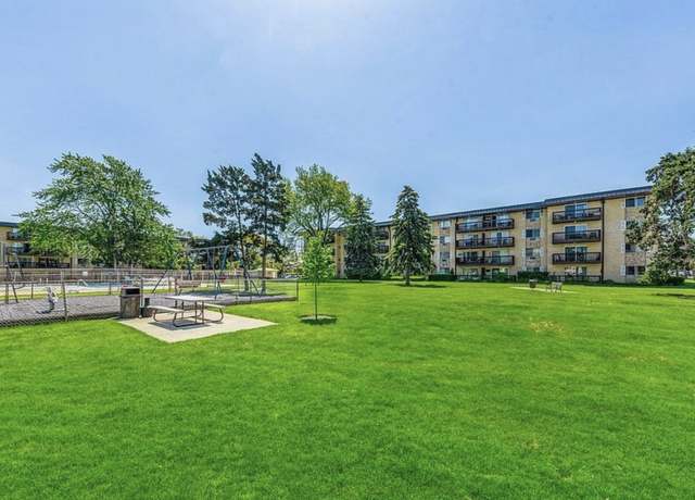 Property at 2218 S Goebbert Rd #290, Arlington Heights, IL 60005, 2 beds, 2 baths