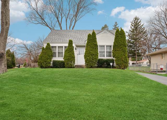 Property at 130 3rd St, Bloomingdale, IL 60108, 2 beds, 1 bath
