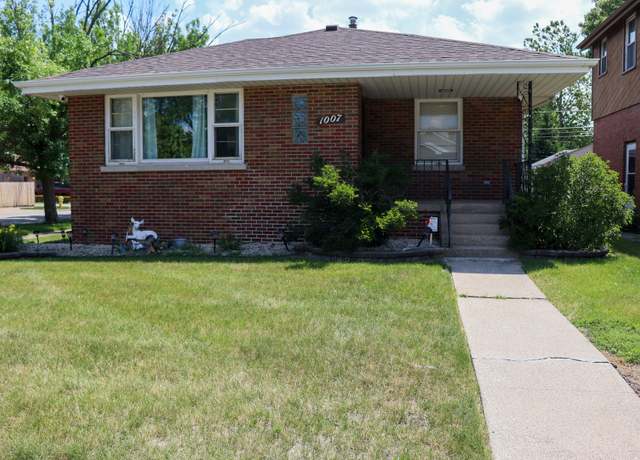 Property at 1007 Wentworth Ave, Calumet City, IL 60409, 2 beds, 2 baths