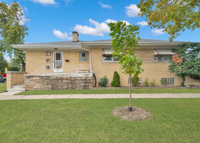 Property at 7400 W 61st St, Summit, IL 60501, 4 beds, 2 baths