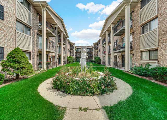 Property at 5331 N Delphia Ave #131, Chicago, IL 60656, 2 beds, 1 bath