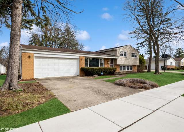 Property at 2208 N Champlain St, Arlington Heights, IL 60004, 3 beds, 2 baths