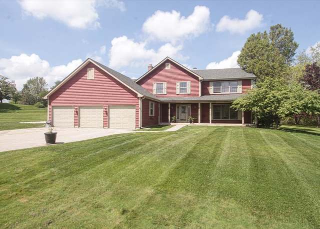 Property at 5 Piper Ln, Hawthorn Woods, IL 60047, 4 beds, 3.5 baths
