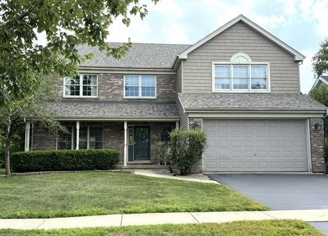 Property at 39W507 Newton Sq, Geneva, IL 60134, 4 beds, 3 baths