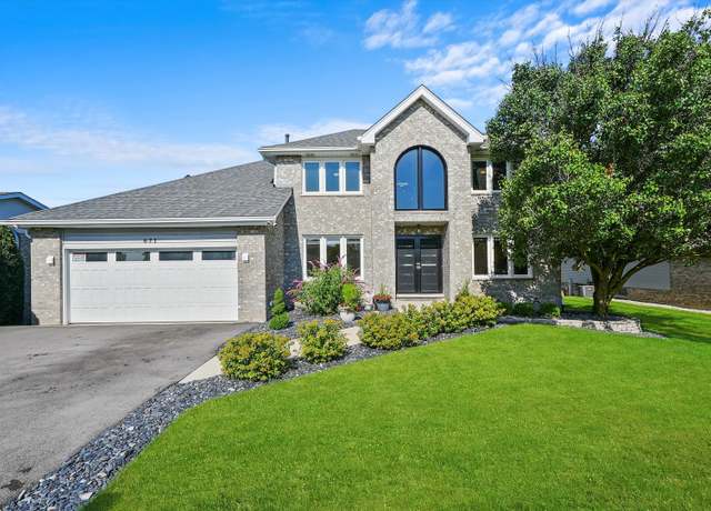 Property at 671 Vanderbilt Dr, New Lenox, IL 60451, 5 beds, 3 baths