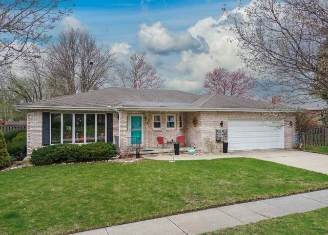 Property at 56 Brookshire Grn, Bloomington, IL 61704, 3 beds, 3 baths