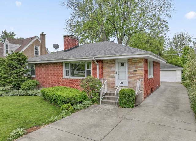 Property at 202 N Elmhurst Ave, Mount Prospect, IL 60056, 3 beds, 2 baths