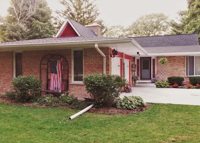 Property at 42W490 Kedeka Rd, Sugar Grove, IL 60554, 3 beds, 1.5 baths