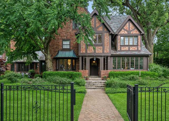 Property at 220 Woodstock Rd, Kenilworth, IL 60043, 7 beds, 6.5 baths