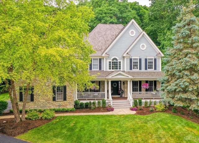 Property at 25660 N Countryside Dr, Lake Barrington, IL 60010, 5 beds, 4.5 baths