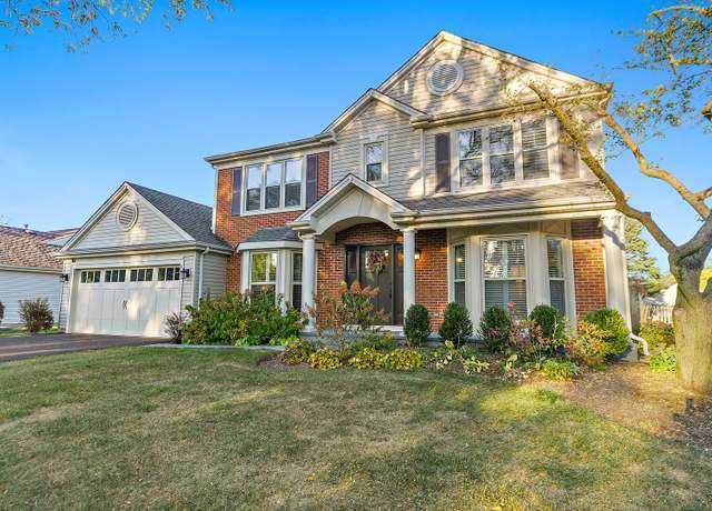 Property at 810 Royal Glen Dr, Cary, IL 60013, 4 beds, 2.5 baths