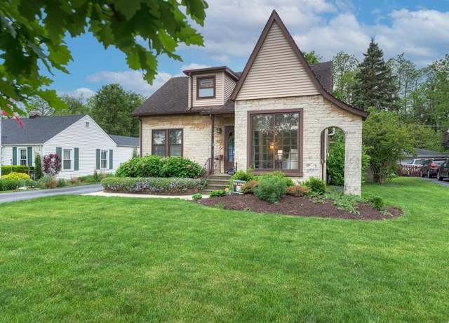 Property at 1607 Burlington Ave, Lisle, IL 60532, 4 beds, 2 baths