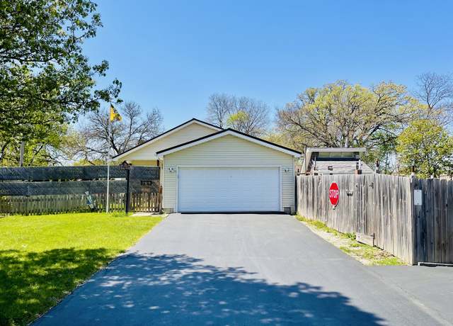 Property at 37078 N Helen Dr, Lake Villa, IL 60046, 3 beds, 2 baths