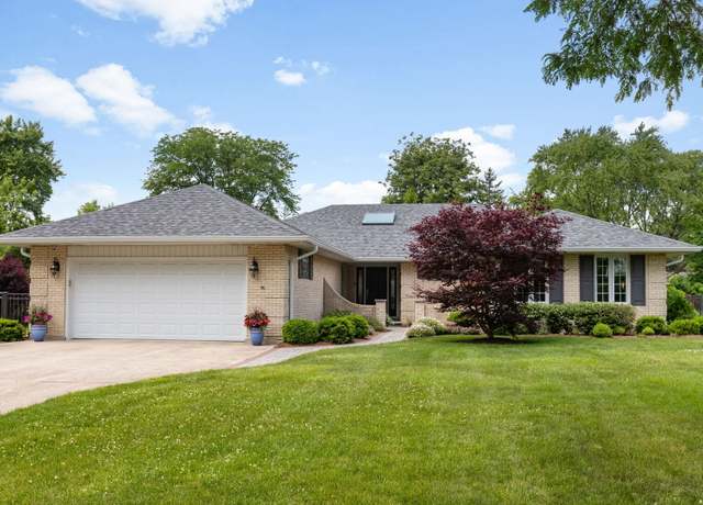 Property at 1060 Highland Ave, Lake Forest, IL 60045, 5 beds, 3 baths