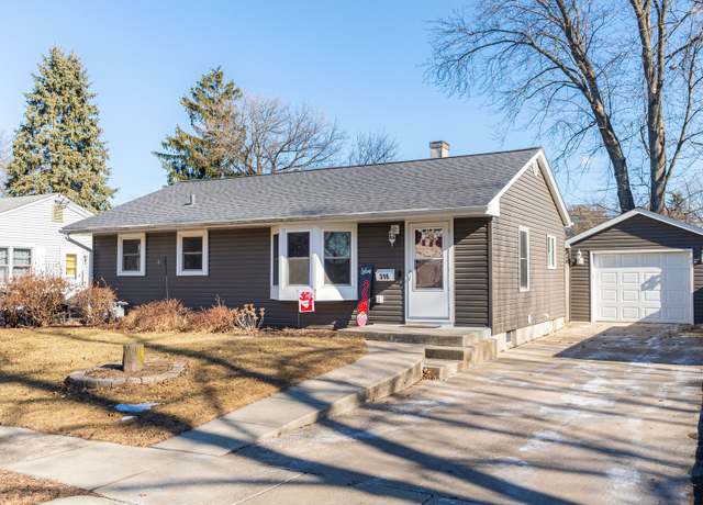 Property at 316 Kishwaukee Dr, Sycamore, IL 60178, 3 beds, 2 baths