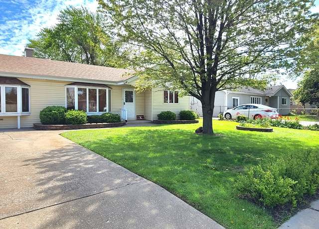 Property at 8209 Central Ave, Burbank, IL 60459, 3 beds, 1 bath