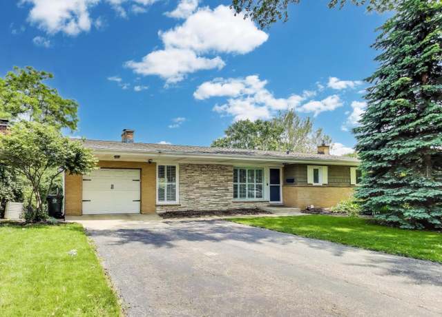 Property at 141 S Cedar St, Palatine, IL 60067, 4 beds, 3 baths