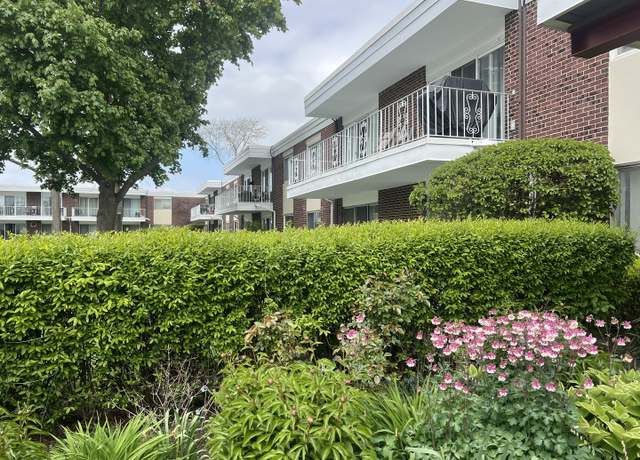 Property at 100 Deborah Ln Unit B35, Wheeling, IL 60090, 2 beds, 1 bath