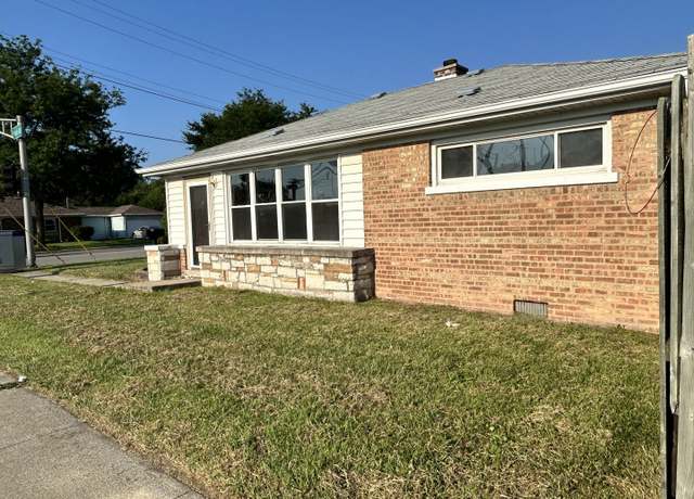 Property at 4000 W 107th St, Oak Lawn, IL 60453, 3 beds, 2 baths