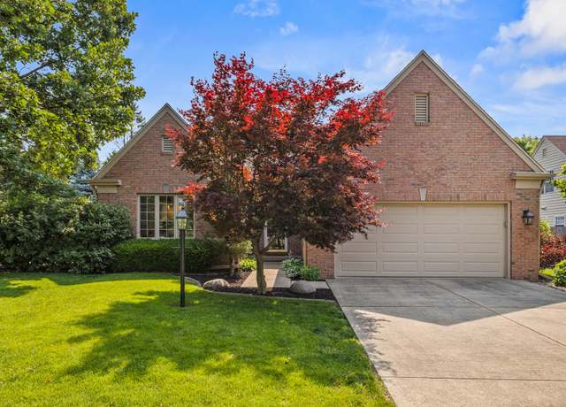 Property at 1714 Lakeside Dr, Champaign, IL 61821, 3 beds, 2 baths