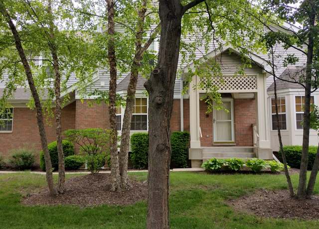 Property at 1317 Leonard Dr, Schaumburg, IL 60193, 3 beds, 3.5 baths