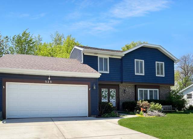Property at 323 W Golf Rd, Libertyville, IL 60048, 3 beds, 2.5 baths