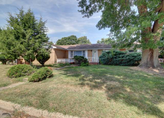 Property at 515 Wiker Dr, Rock Falls, IL 61071, 3 beds, 1.5 baths